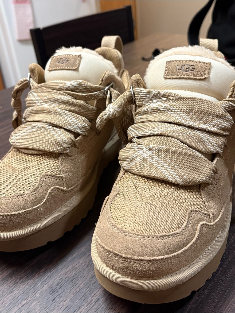 UGG lowmels colour sand